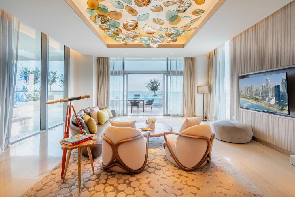 هتل فایو لوکس جی بی آر